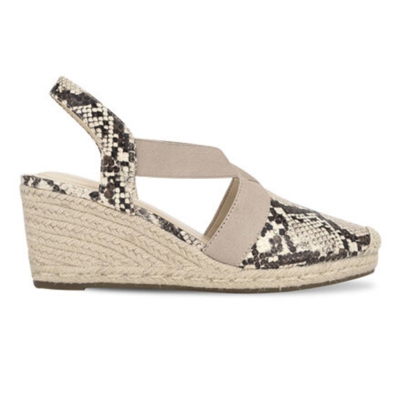 Snakeprint Sandals - Picture 2 of 8